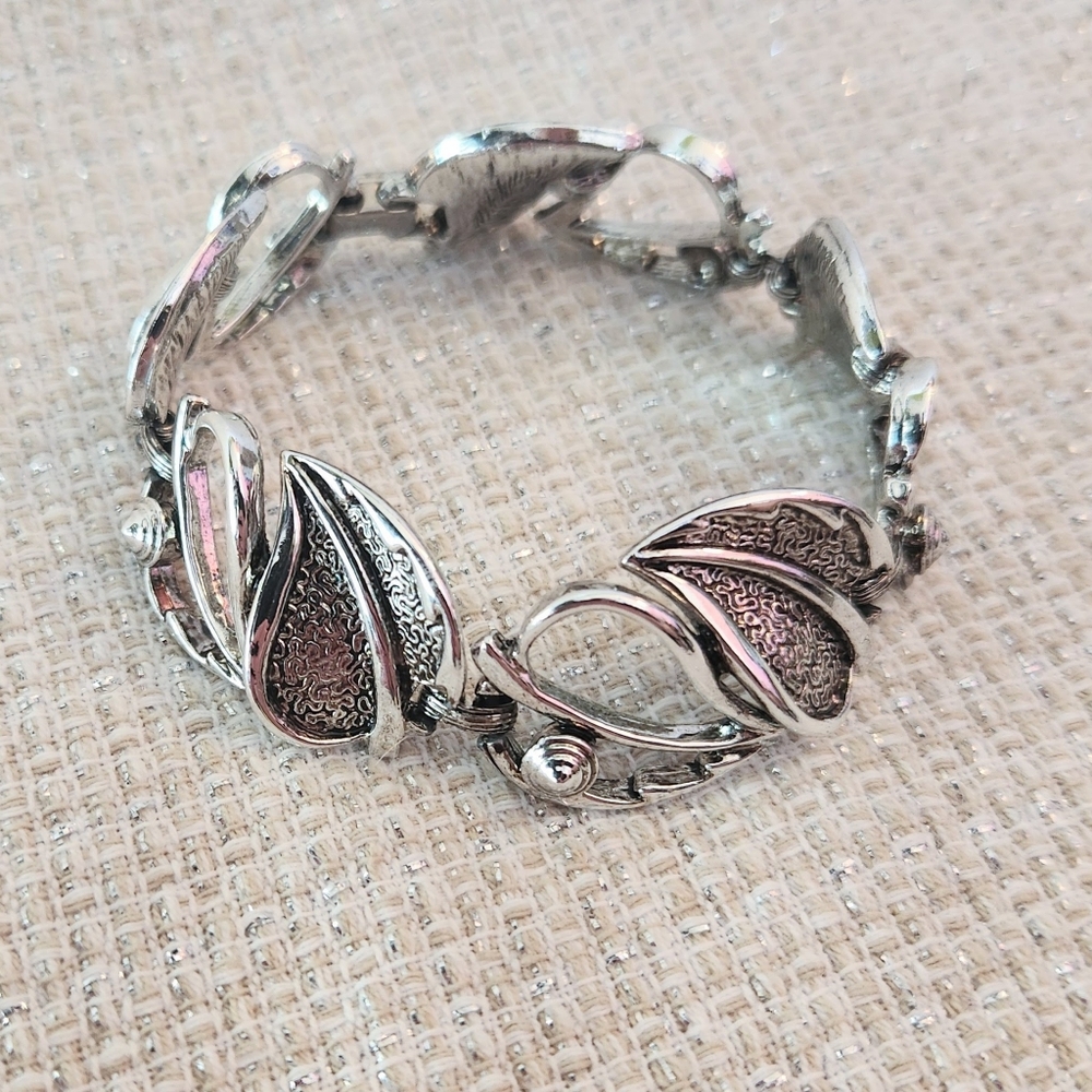 Vintage Sarah Coventry Windsong Silver Leaf Link Bracelet